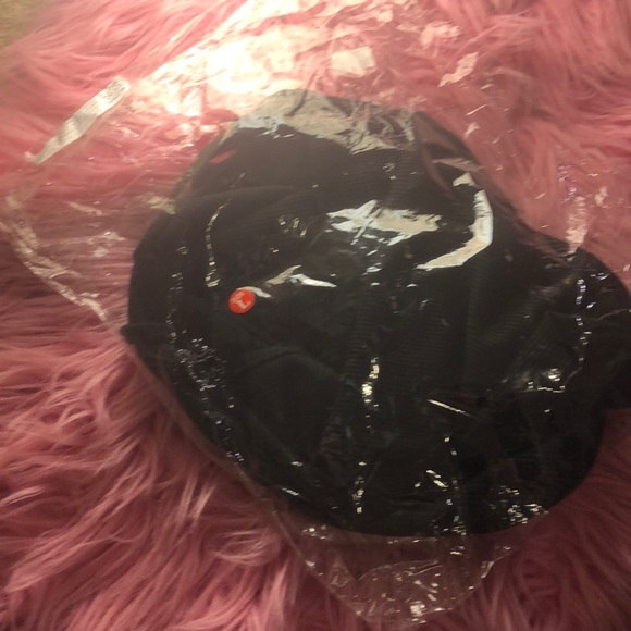 Brand New! Baddie Criss-Cross Crop Top😍 - Picture 5 of 6